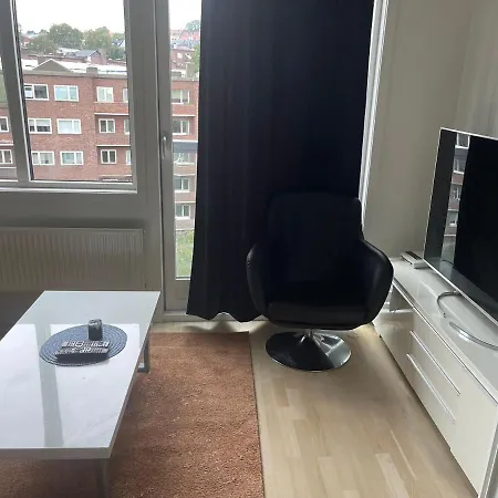 Center 5 Apartment