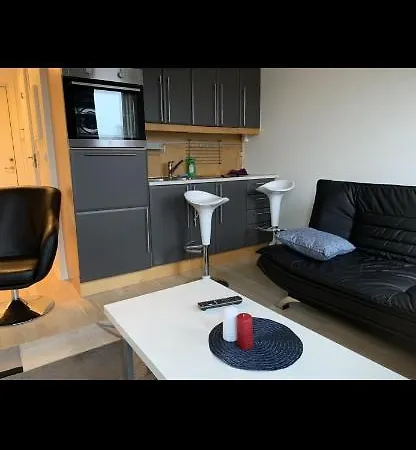 Apartment Center 5 *